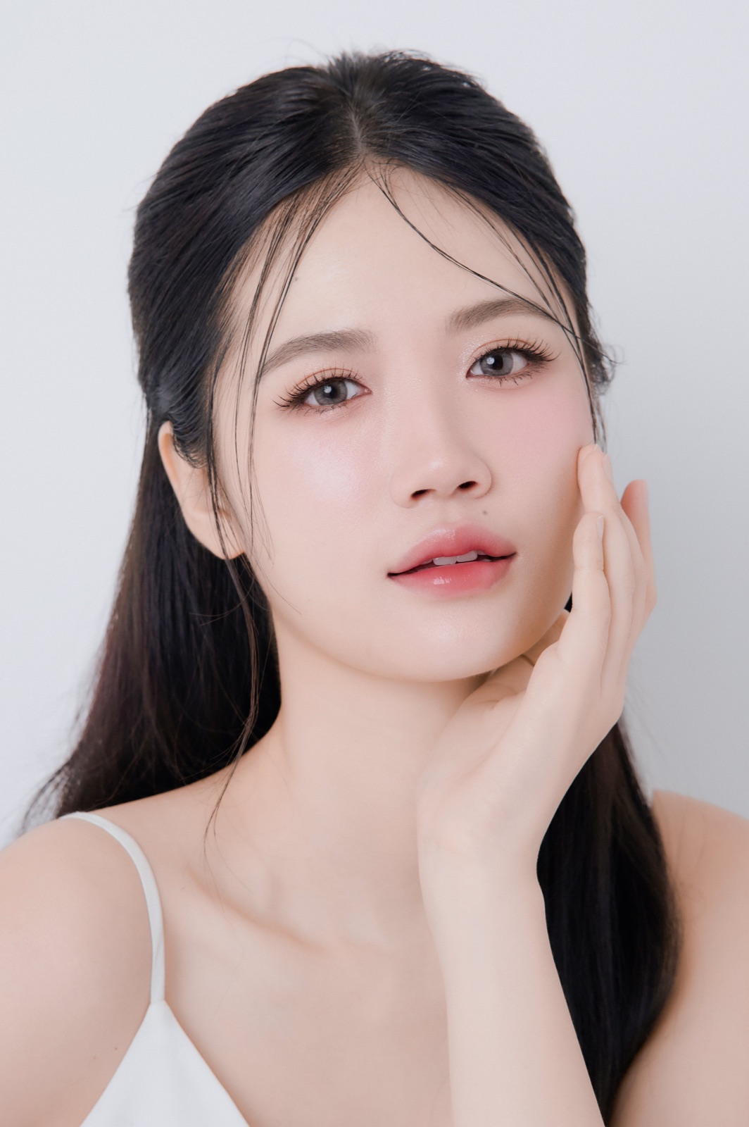 Layout Clean Girl — phong cách makeup nhẹ nhàng hằng ngày
